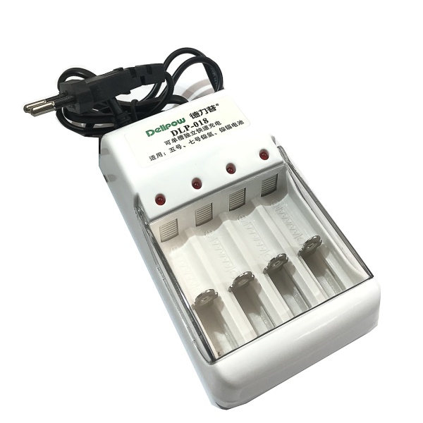 Зарядное устройство Delipow DLP-018 - ТЕХПАК 150 mA AA/AAA на 4 аккумулятора, светодиодный индикатор